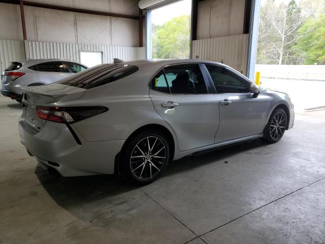 4T1T11AK0PU080690 - 2023 TOYOTA CAMRY SE NIGHT SHADE SILVER photo 3