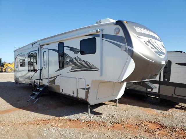 4YDF35827E4730215 - 2014 KEYSTONE MONTANA BEIGE photo 1