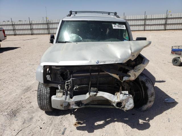 1J8HG48K08C159227 - 2008 JEEP COMMANDER SPORT SILVER photo 5