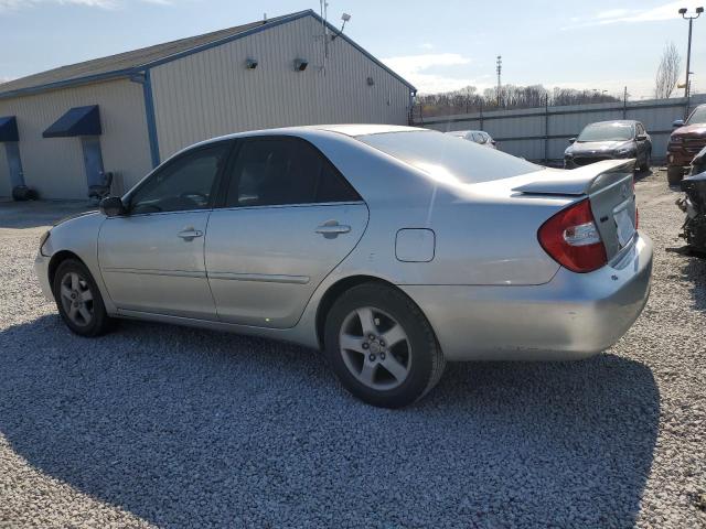 4T1BE32K02U063679 - 2002 TOYOTA CAMRY LE SILVER photo 2