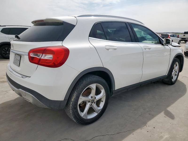WDCTG4EB0JJ477835 - 2018 MERCEDES-BENZ GLA 250 Beyaz fotoğraf 3