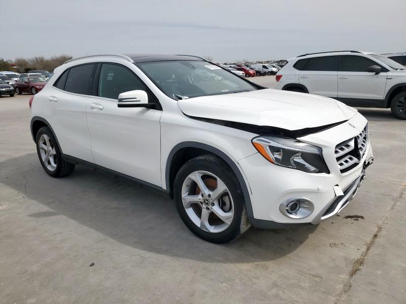 WDCTG4EB0JJ477835 - 2018 MERCEDES-BENZ GLA 250 Beyaz fotoğraf 4