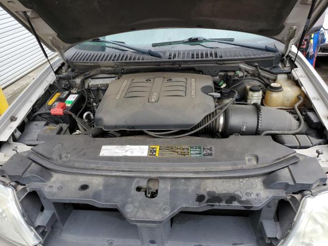 5LMFU28R34LJ41140 - 2004 LINCOLN NAVIGATOR 银色 照片 11