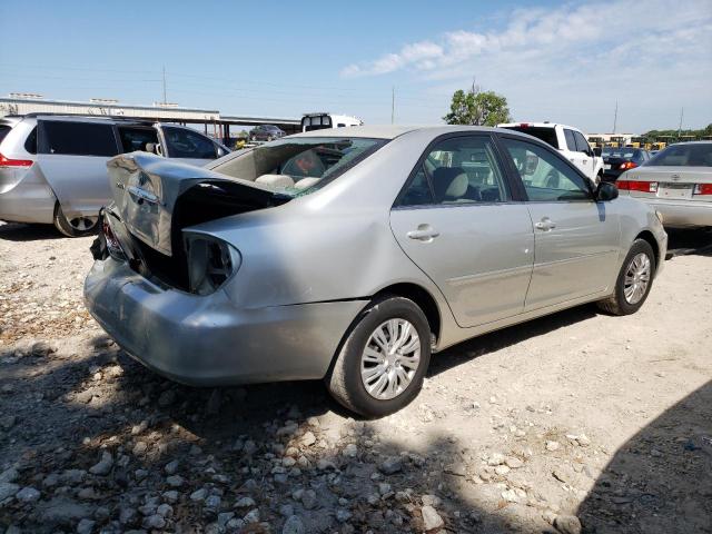 JTDBE32K963041258 - 2006 TOYOTA CAMRY LE SILVER photo 3