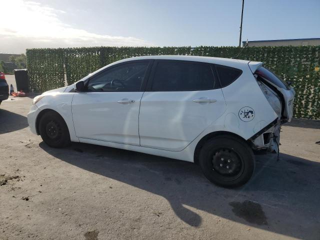 KMHCT5AE4GU242414 - 2016 HYUNDAI ACCENT SE WHITE photo 2