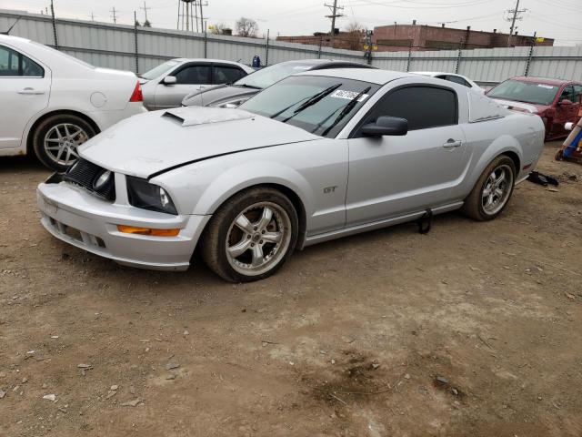1ZVFT82H965196595 - 2006 FORD MUSTANG GT SILVER photo 1