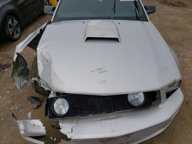 1ZVFT82H965196595 - 2006 FORD MUSTANG GT SILVER photo 11
