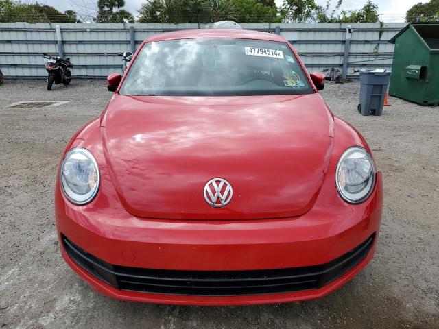 3VWJP7AT2DM622312 - 2013 VOLKSWAGEN BEETLE RED photo 5