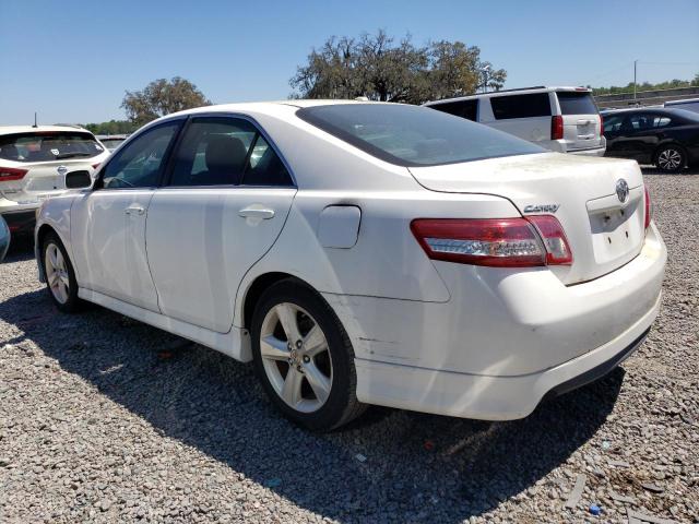 4T1BF3EK2AU544203 - 2010 TOYOTA CAMRY BASE WHITE photo 2