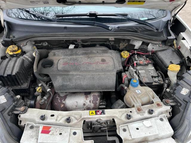 ZFBERFBT2F6955347 - 2015 RAM PROMASTER SLT 白色 照片 9