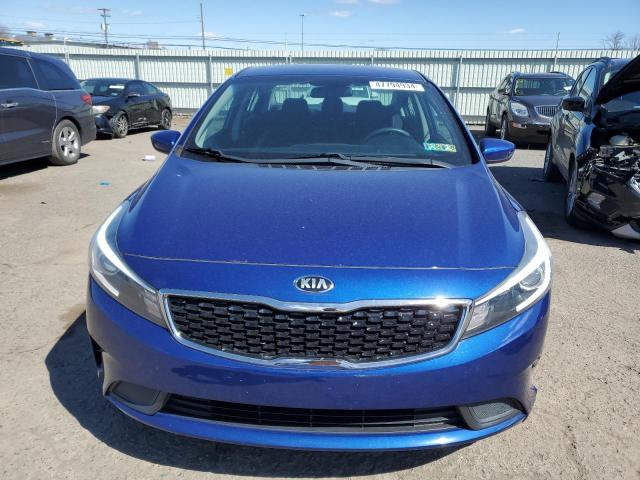 3KPFK4A74HE063189 - 2017 KIA FORTE LX BLUE photo 5