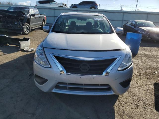 3N1CN7AP8KL864810 - 2019 NISSAN VERSA S SILVER photo 5