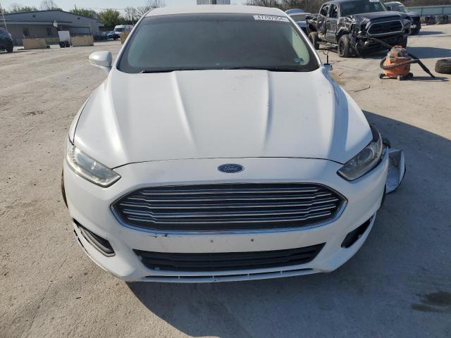 3FA6P0H75GR323922 - 2016 FORD FUSION SE WHITE photo 5