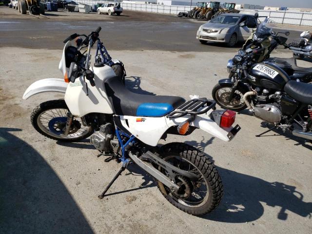 JS1SP45A2S2100227 - 1995 SUZUKI DR650 SE WHITE photo 3