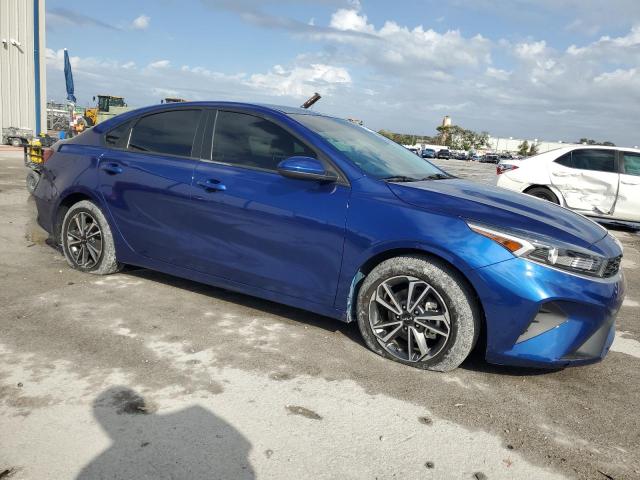 3KPF24AD4NE464503 - 2022 KIA FORTE FE BLUE photo 4