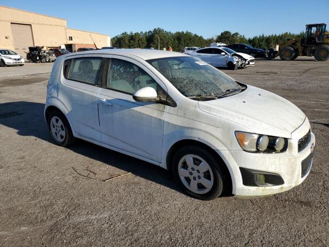 1G1JA6SH0E4213773 - 2014 CHEVROLET SONIC LS WHITE photo 4