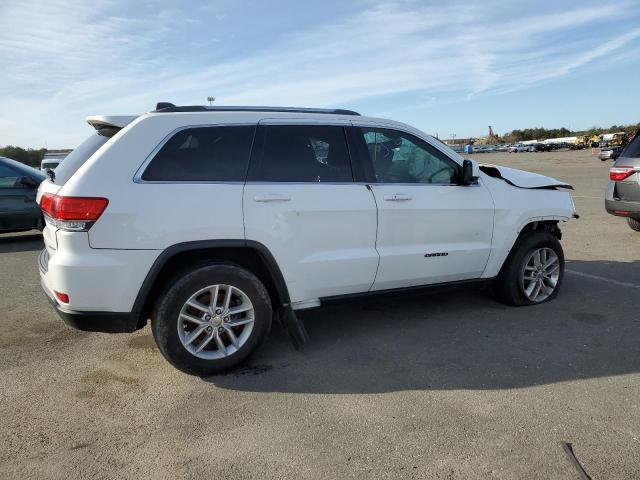 1C4RJFAG8HC620513 - 2017 JEEP GRAND CHER LAREDO WHITE photo 3