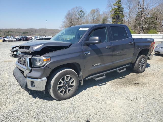 5TFDY5F1XJX713455 - 2018 TOYOTA TUNDRA CREWMAX SR5 CHARCOAL photo 1