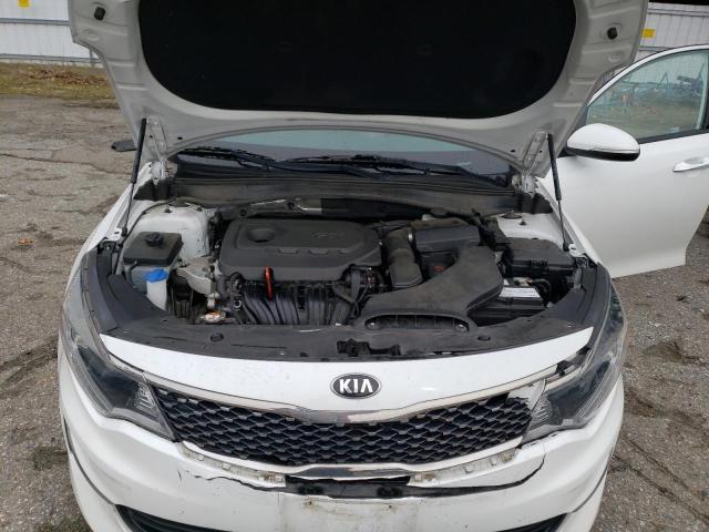 5XXGU4L36JG196901 - 2018 KIA OPTIMA EX WHITE photo 11