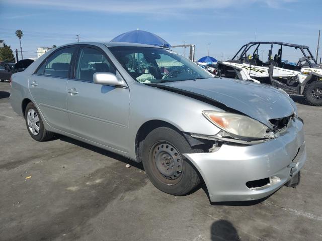 JTDBE32K720126725 - 2002 TOYOTA CAMRY LE SILVER photo 4