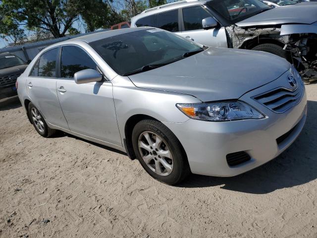 4T1BF3EK3BU620450 - 2011 TOYOTA CAMRY BASE SILVER photo 4