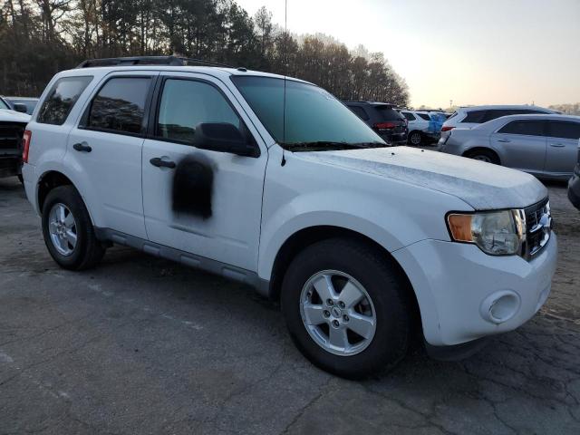 1FMCU9DG0CKB33231 - 2012 FORD ESCAPE XLT WHITE photo 4