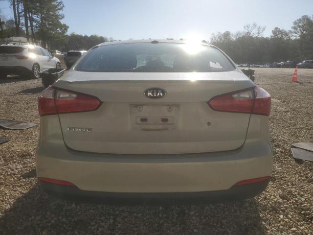 KNAFK4A67F5308595 - 2015 KIA FORTE LX WHITE photo 6