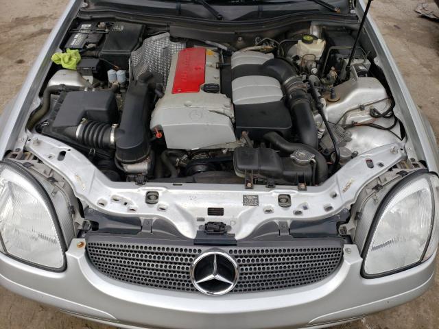 WDBKK49F11F224070 - 2001 MERCEDES-BENZ SLK 230 KOMPRESSOR SILVER photo 11