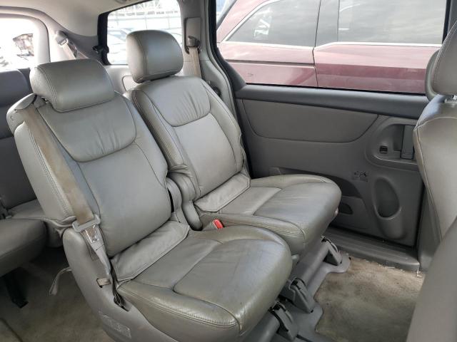 5TDZK23C58S127533 - 2008 TOYOTA SIENNA CE GRAY photo 11