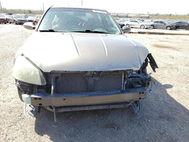 1N4AL11D85C212109 - 2005 NISSAN ALTIMA S GRAY photo 5