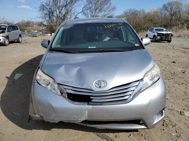 5TDKK3DC9FS618366 - 2015 TOYOTA SIENNA LE SILVER photo 5