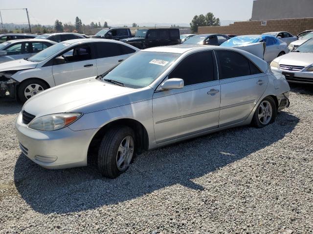 4T1BE32K82U607300 - 2002 TOYOTA CAMRY LE SILVER photo 1