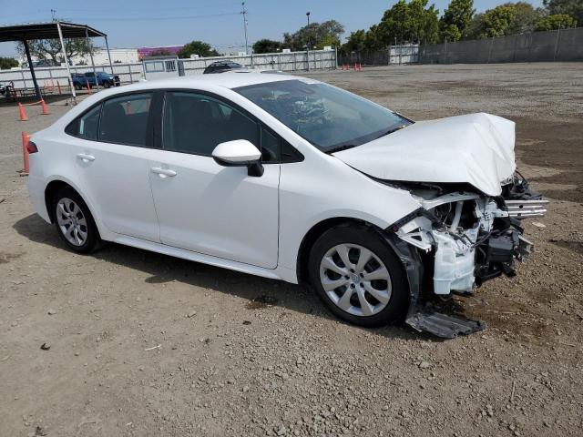 5YFEPMAE0MP234251 - 2021 TOYOTA COROLLA LE WHITE photo 4