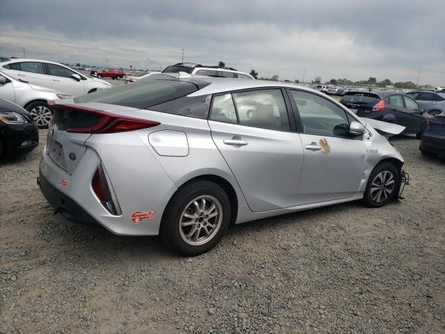 JTDKARFP3H3004875 - 2017 TOYOTA PRIUS PRIM 银色 照片 3