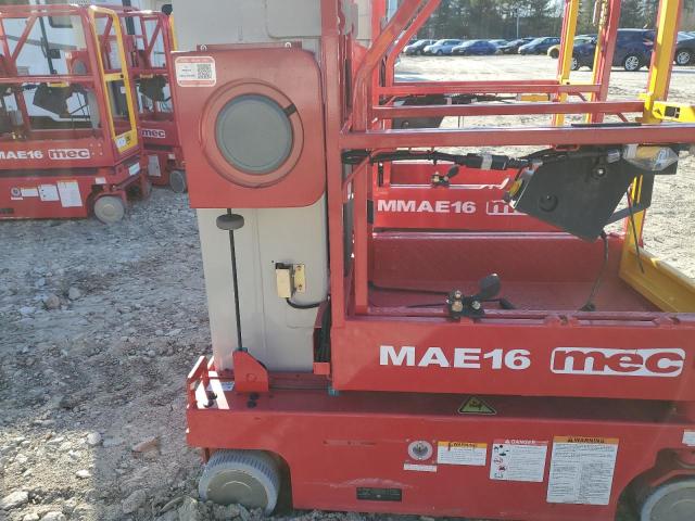 11421593 - 2022 MEC LIFT RED photo 9