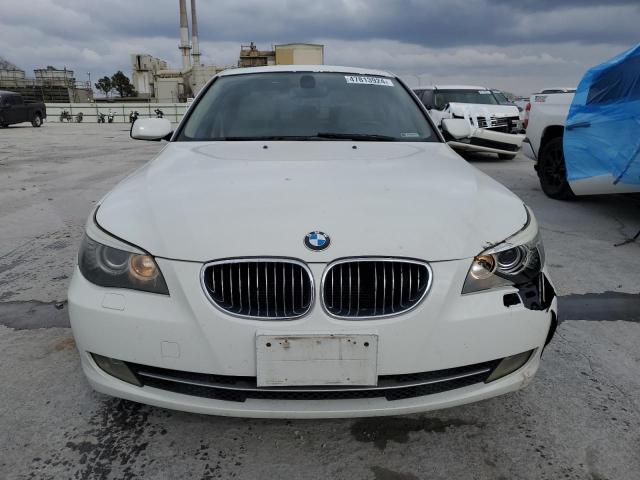 WBANV1C5XAC157990 - 2010 BMW 528 XI WHITE photo 5