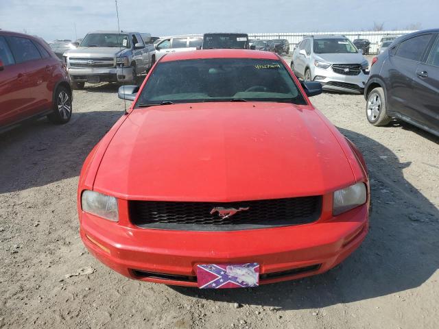 1ZVFT80NX75257575 - 2007 FORD MUSTANG RED photo 5