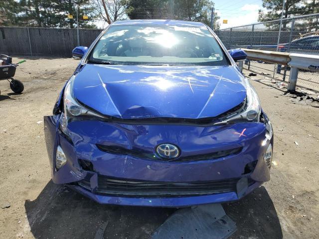 JTDKARFU4J3553481 - 2018 TOYOTA PRIUS BLUE photo 5