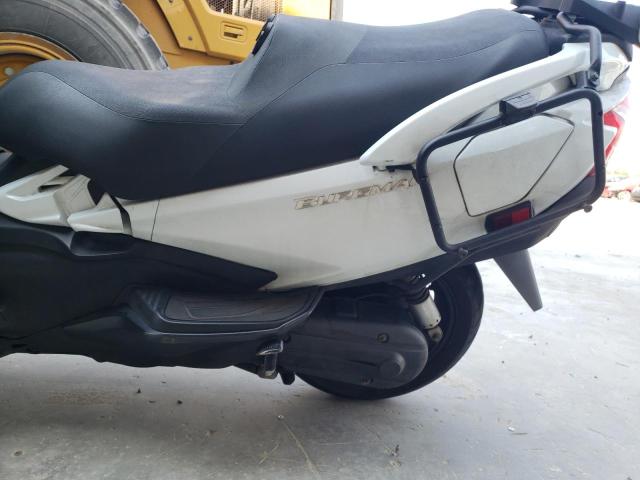 JS1CP51B8D2100454 - 2013 SUZUKI AN650 A WHITE photo 7