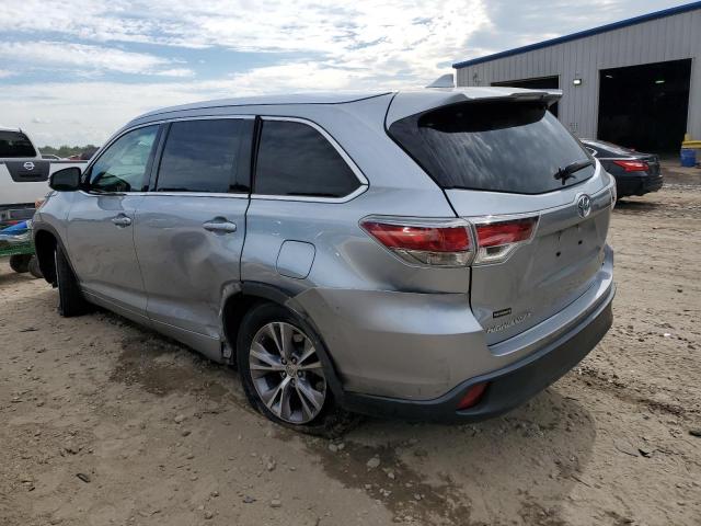 5TDKKRFHXFS044436 - 2015 TOYOTA HIGHLANDER XLE SILVER photo 2
