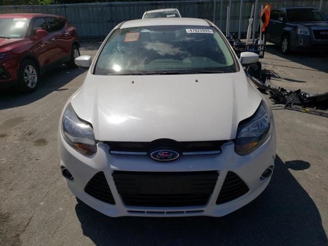 1FADP3N25EL173047 - 2014 FORD FOCUS TITANIUM WHITE photo 5