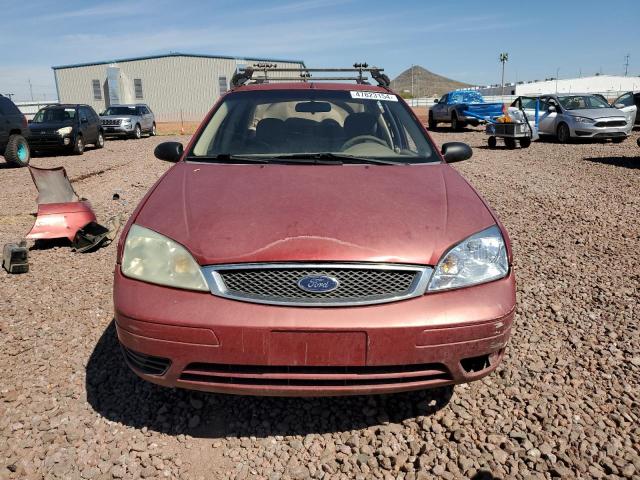 1FAFP34N25W174210 - 2005 FORD FOCUS ZX4 RED photo 5