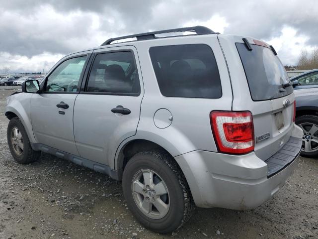 1FMCU9D74BKC52415 - 2011 FORD ESCAPE XLT SILVER photo 2