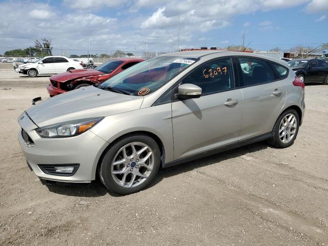 1FADP3K29FL283962 - 2015 FORD FOCUS SE GOLD photo 1