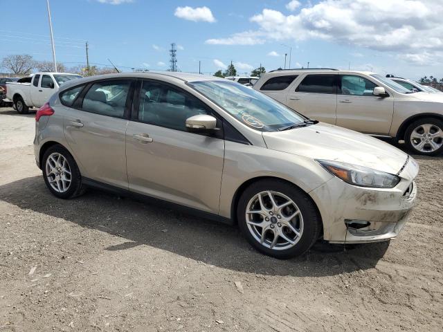 1FADP3K29FL283962 - 2015 FORD FOCUS SE GOLD photo 4