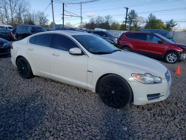 SAJWA06B19HR10451 - 2009 JAGUAR XF PREMIUM LUXURY WHITE photo 4