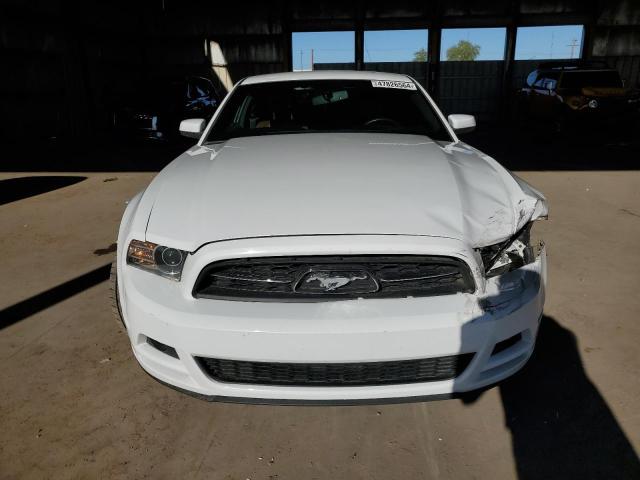 1ZVBP8AM5E5327960 - 2014 FORD MUSTANG WHITE photo 5