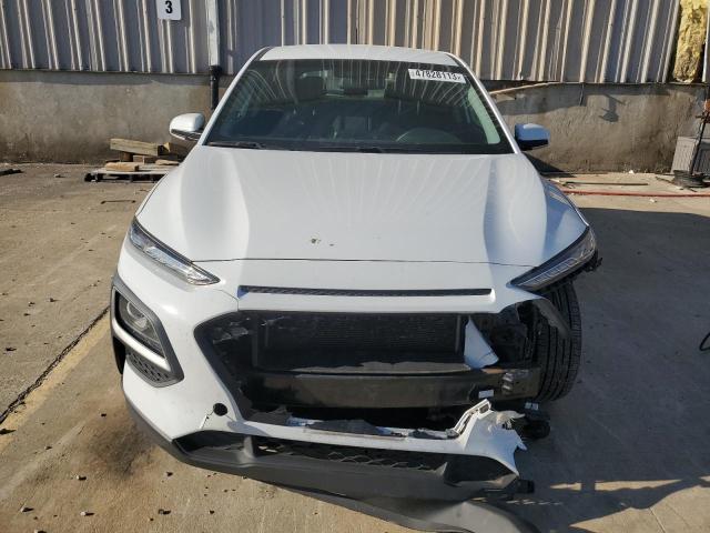 KM8K12AA1JU109694 - 2018 HYUNDAI KONA SE WHITE photo 5