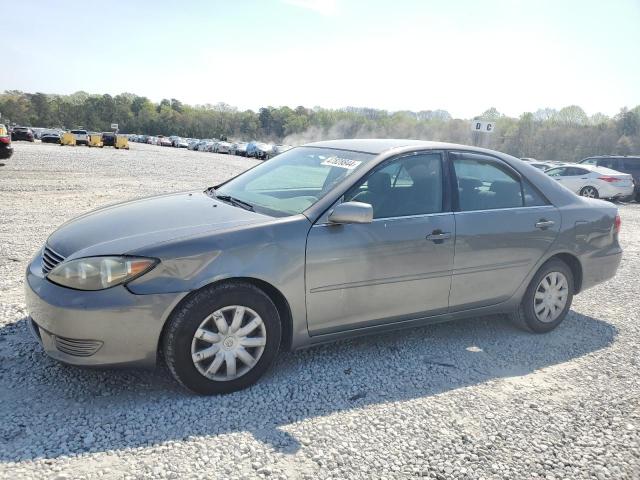 4T1BE30K35U555971 - 2005 TOYOTA CAMRY LE GRAY photo 1
