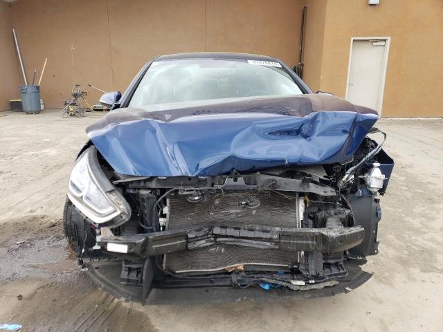 5NPE34AF6KH785864 - 2019 HYUNDAI SONATA LIMITED BLUE photo 5